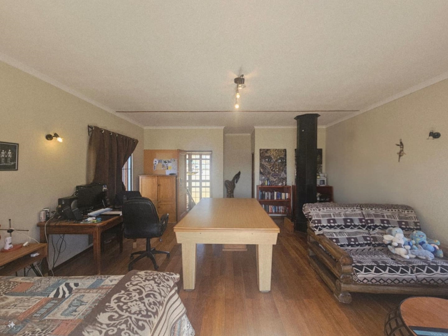 5 Bedroom Property for Sale in Ladybrand Free State